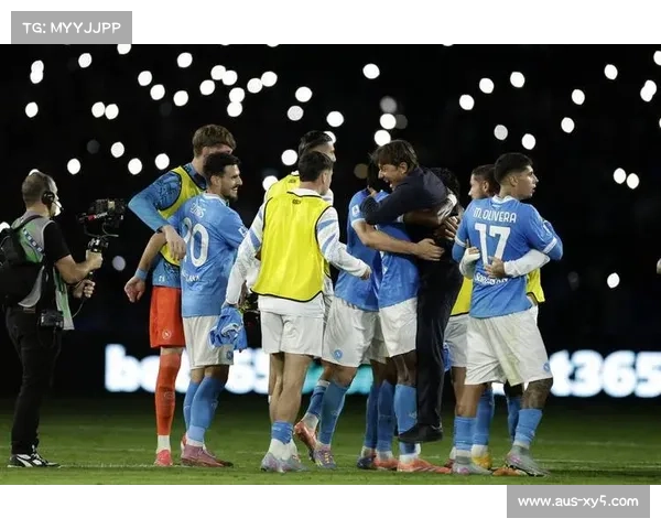 杜罗头球破门后狂奔庆祝,瓦伦西亚球迷沸腾 杜罗头球破门后狂奔庆祝,瓦伦西亚球迷沸腾